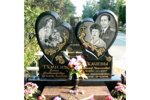 Памятники в виде сердца
