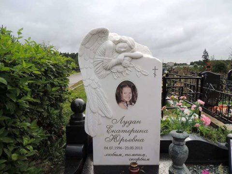 Памятники с ангелом